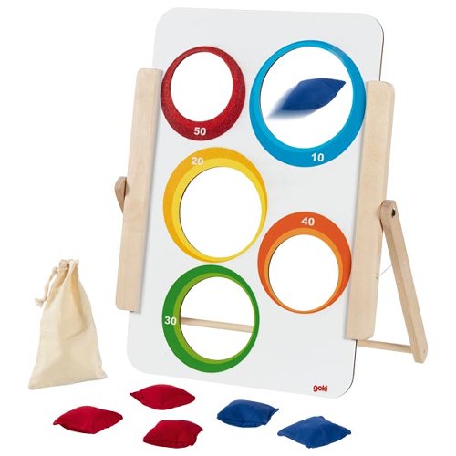 Target throwing game