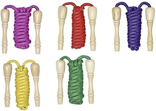 Skipping rope with varnished wooden-screw-handle
