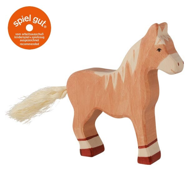Wooden horse toy with 'spiel gut' logo on a white background