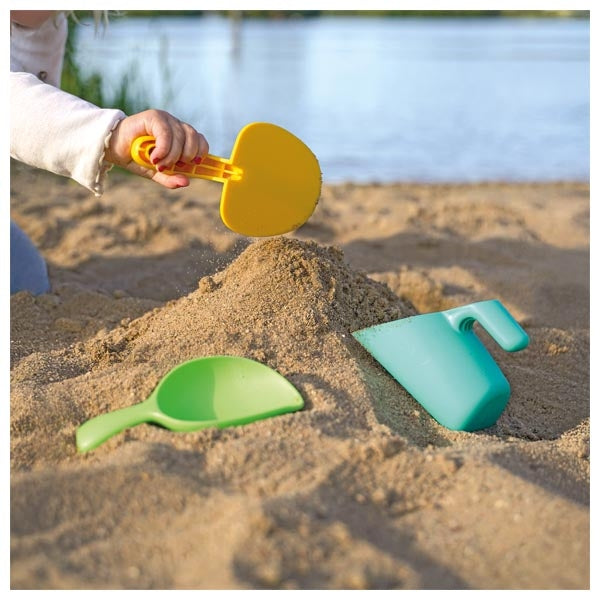 Sand shovels, assorted in 3